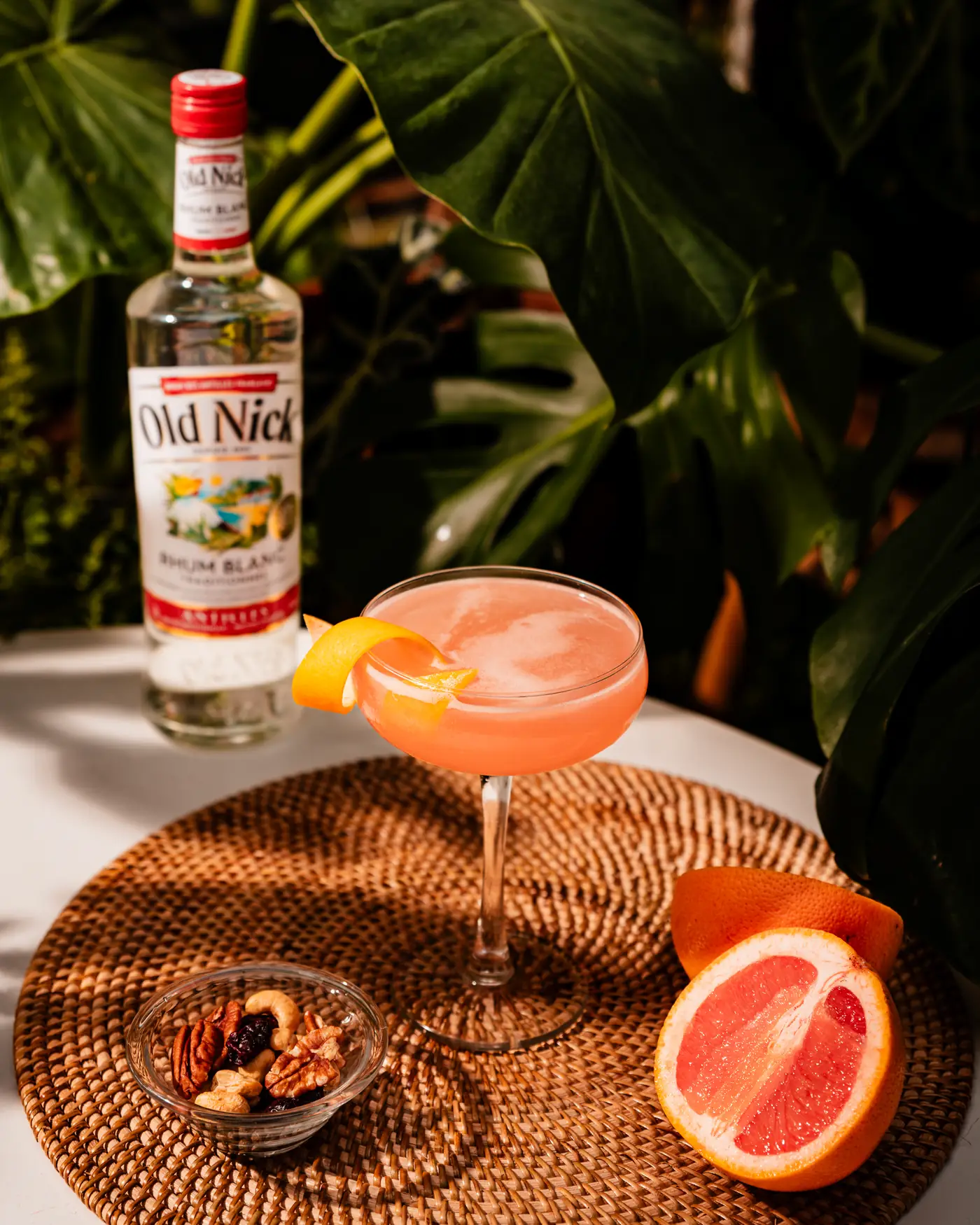 Cocktail au rhum Old Nick et pamplemousse