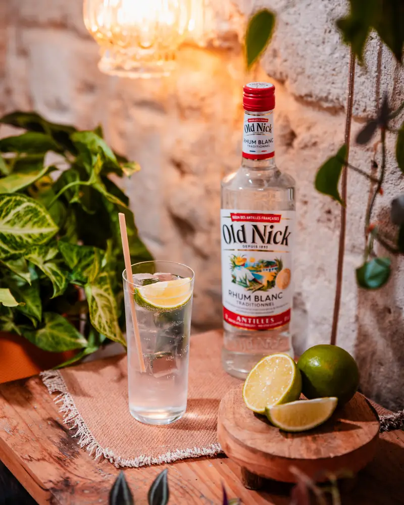 Rhum blanc Old Nick et cocktail au citron vert